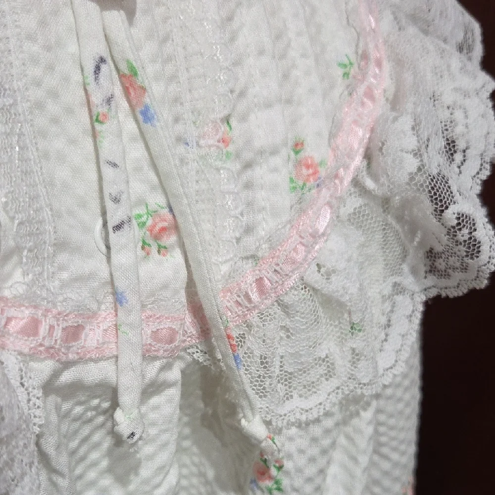 Vintage Gilligan & O'Malley White Floral Nightgown - Picture 9 of 9
